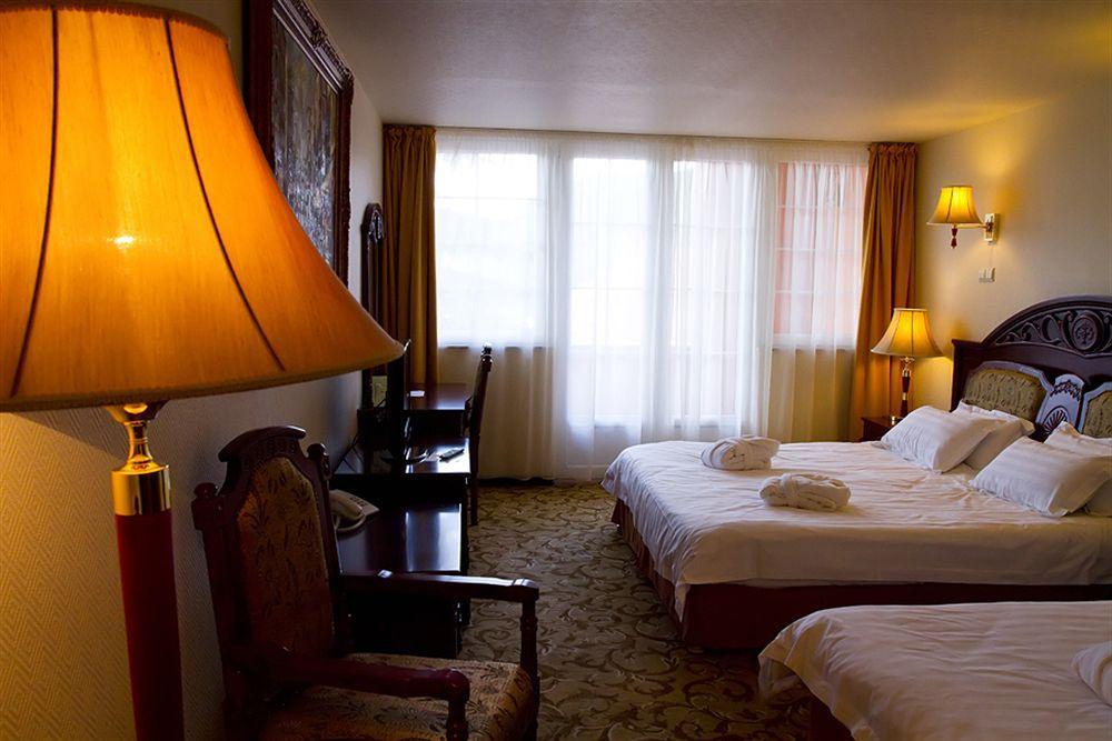 Hotel Bellevue Esztergom Esterno foto