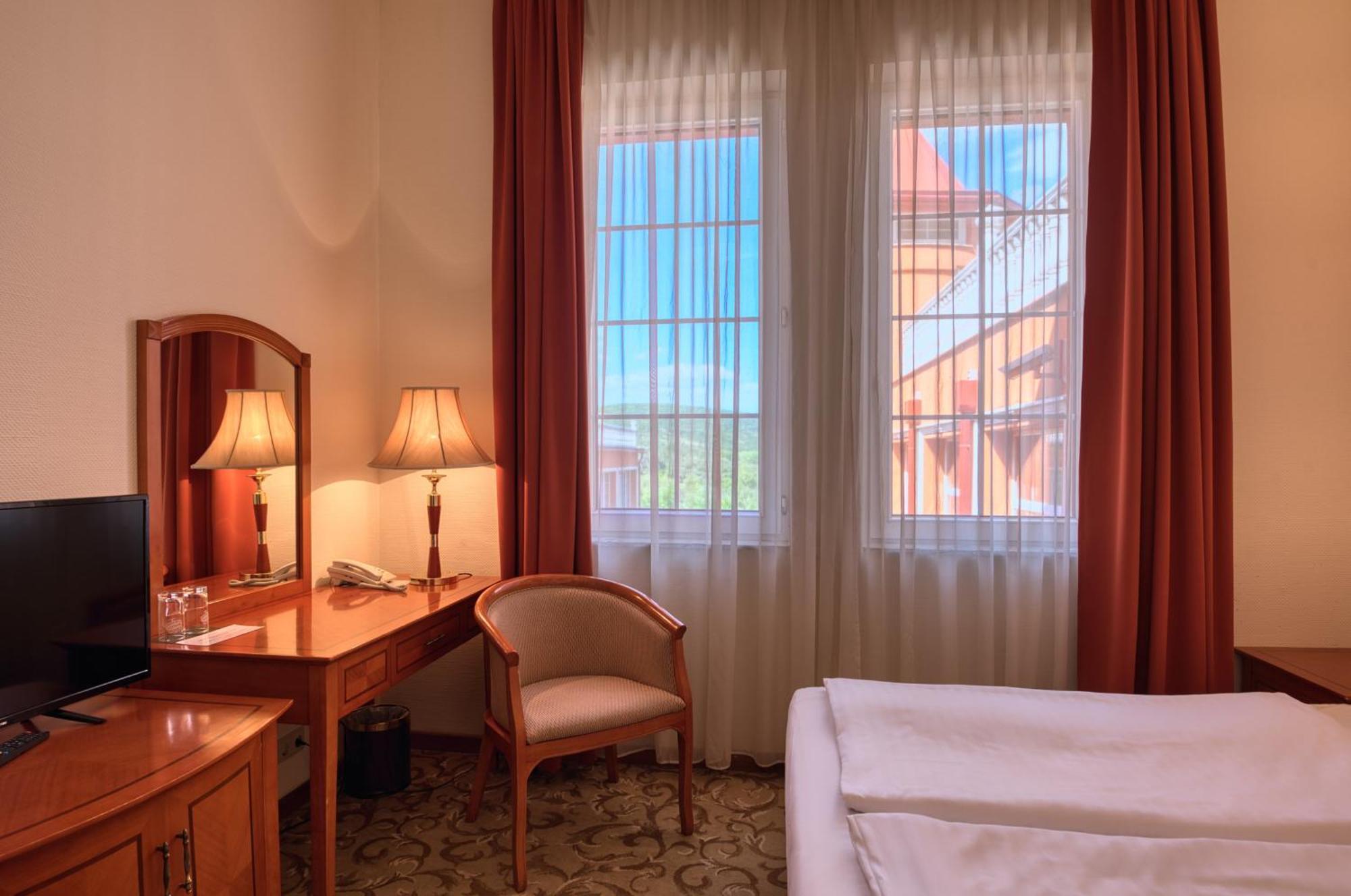 Hotel Bellevue Esztergom Esterno foto