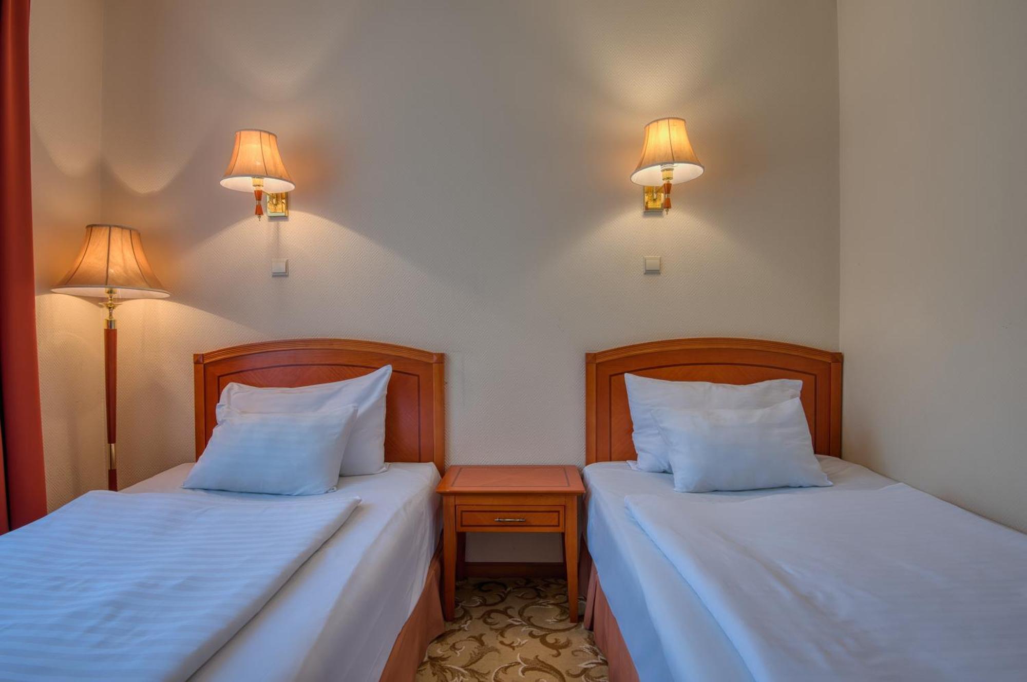 Hotel Bellevue Esztergom Camera foto