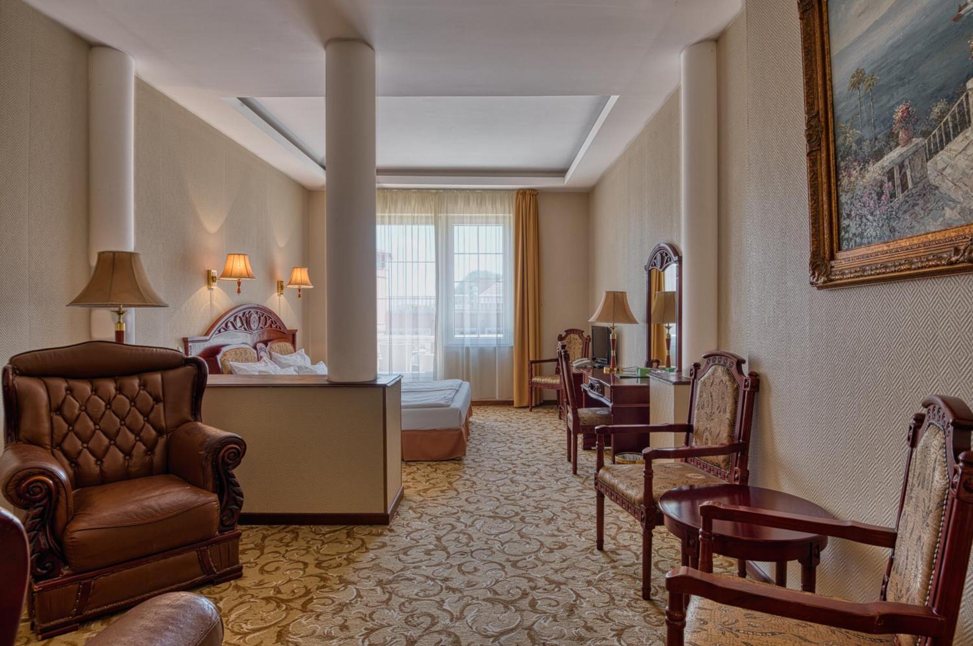 Hotel Bellevue Esztergom Esterno foto