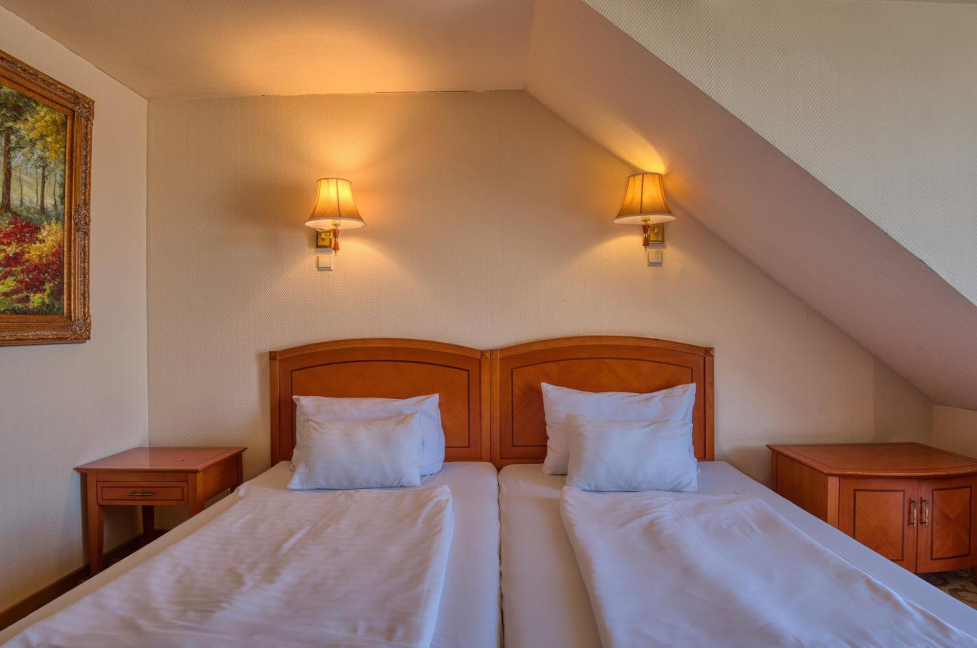 Hotel Bellevue Esztergom Esterno foto