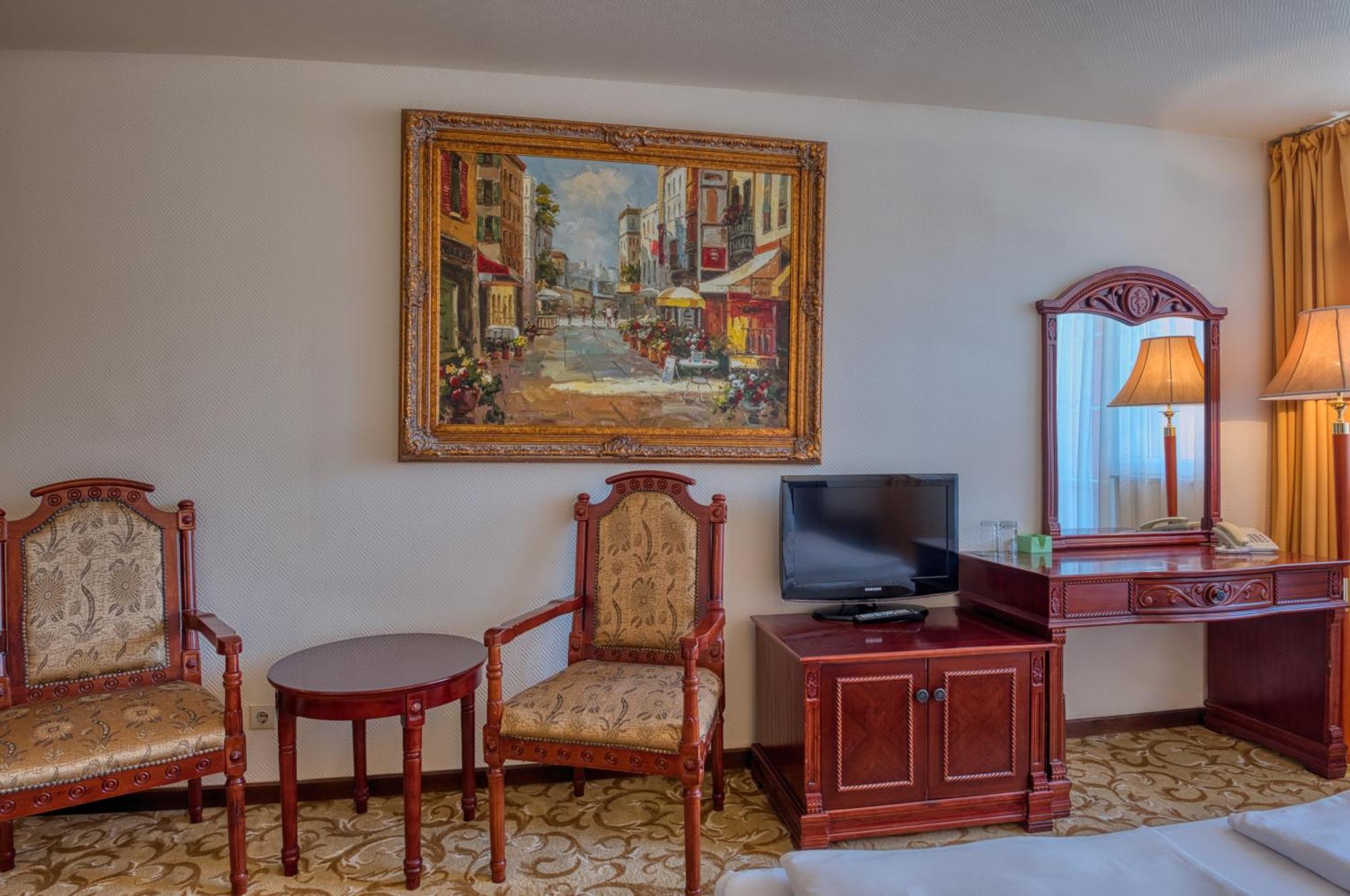 Hotel Bellevue Esztergom Esterno foto
