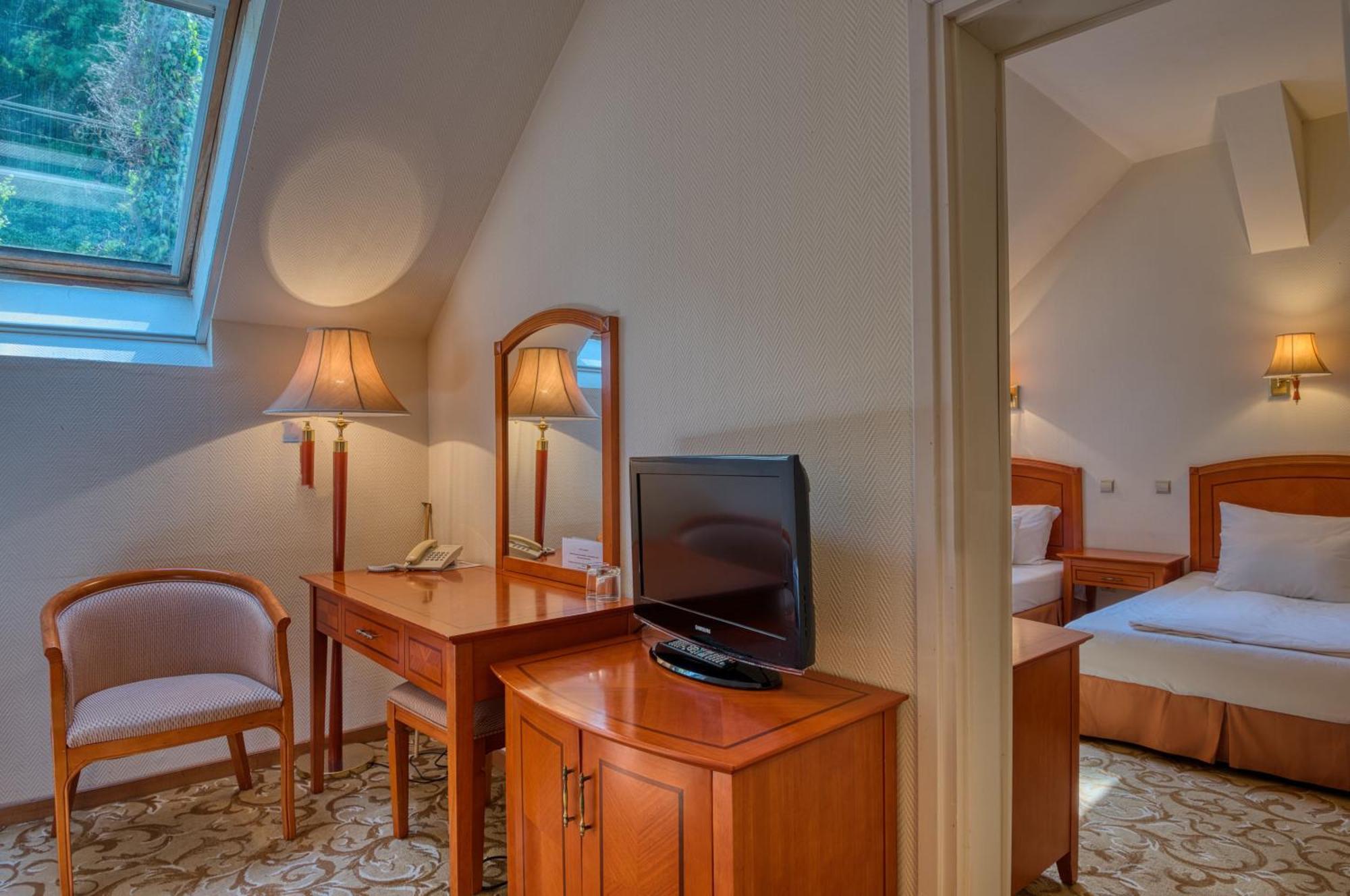 Hotel Bellevue Esztergom Camera foto