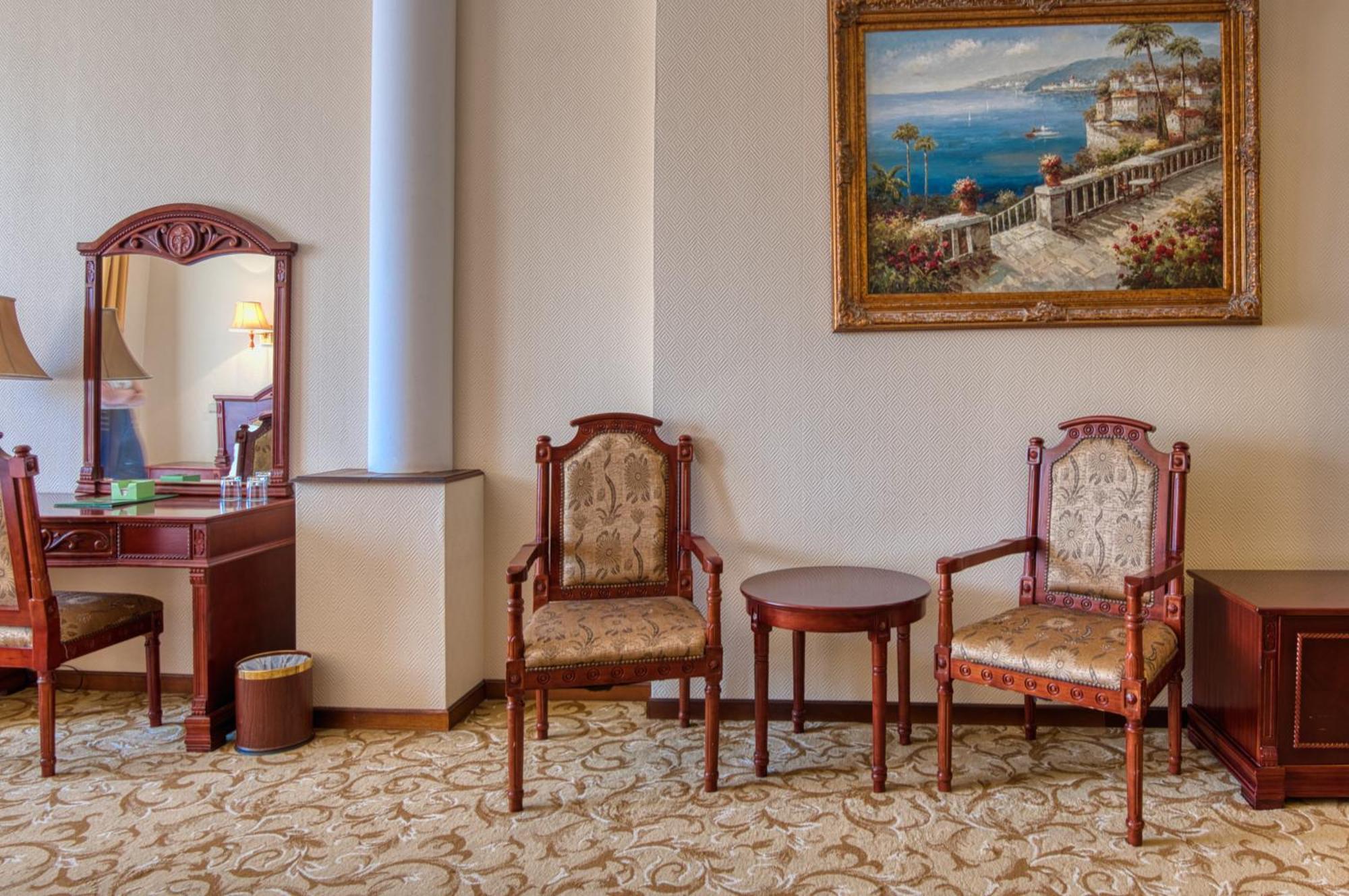 Hotel Bellevue Esztergom Esterno foto