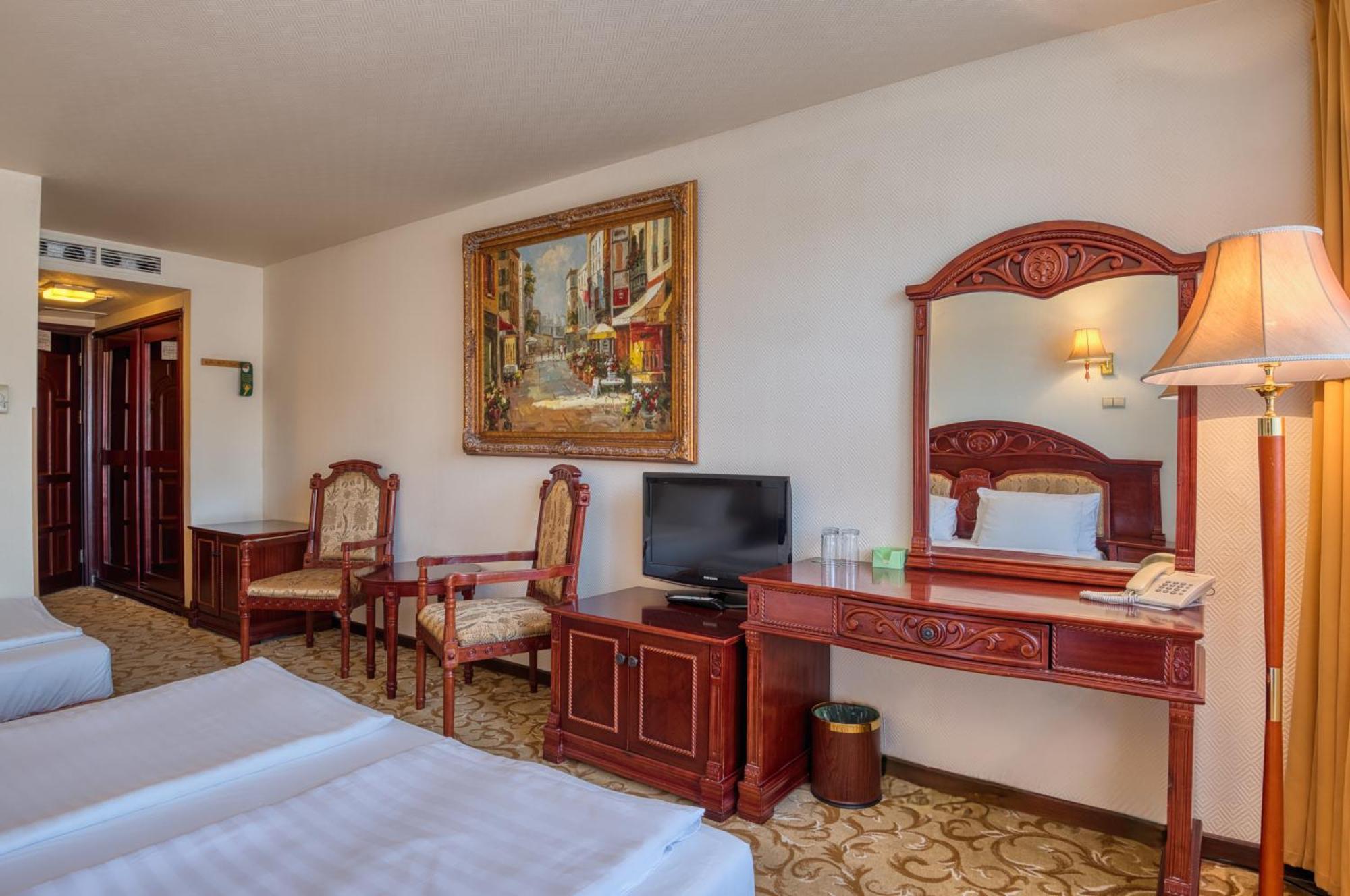 Hotel Bellevue Esztergom Esterno foto