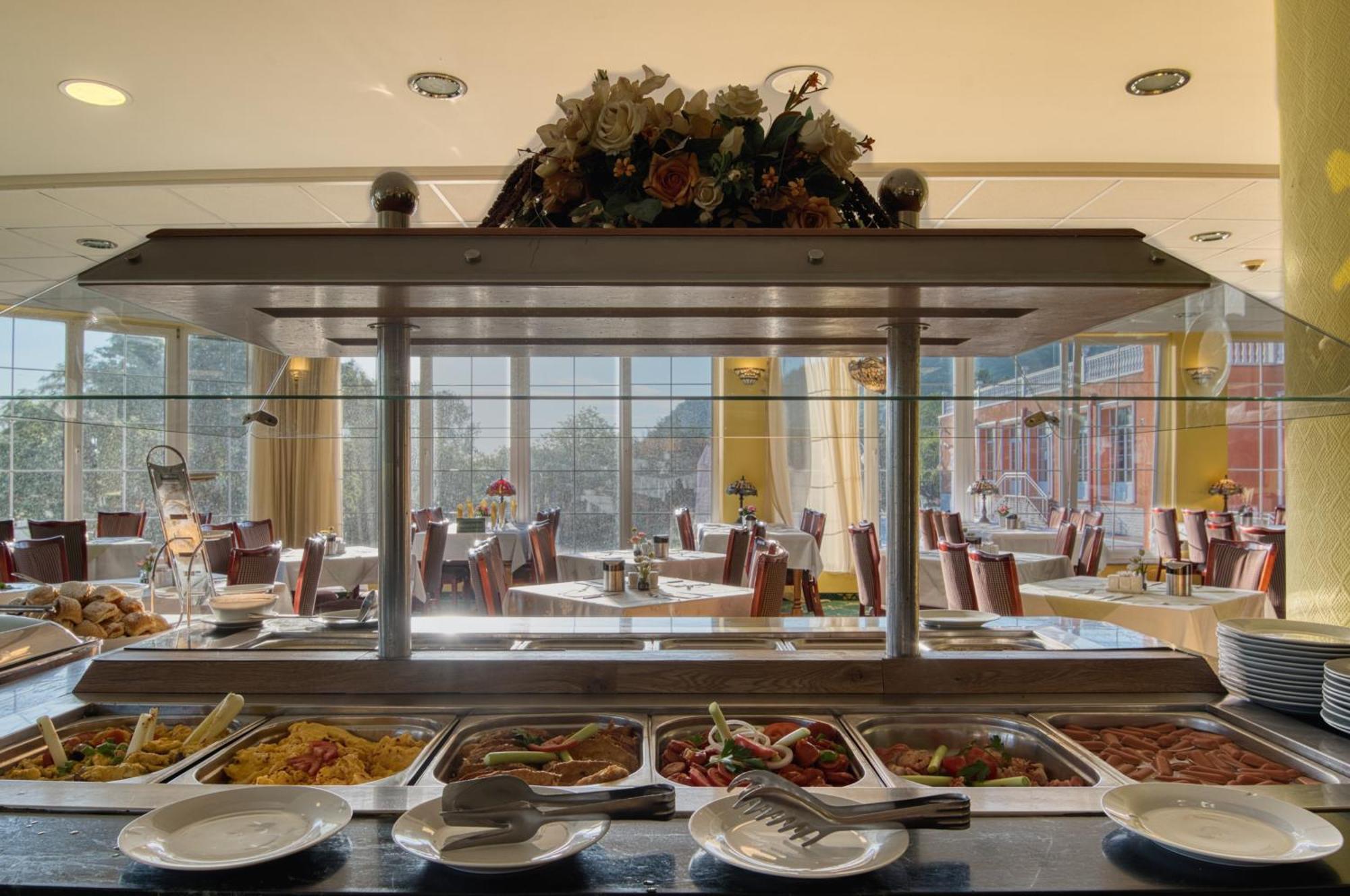 Hotel Bellevue Esztergom Esterno foto
