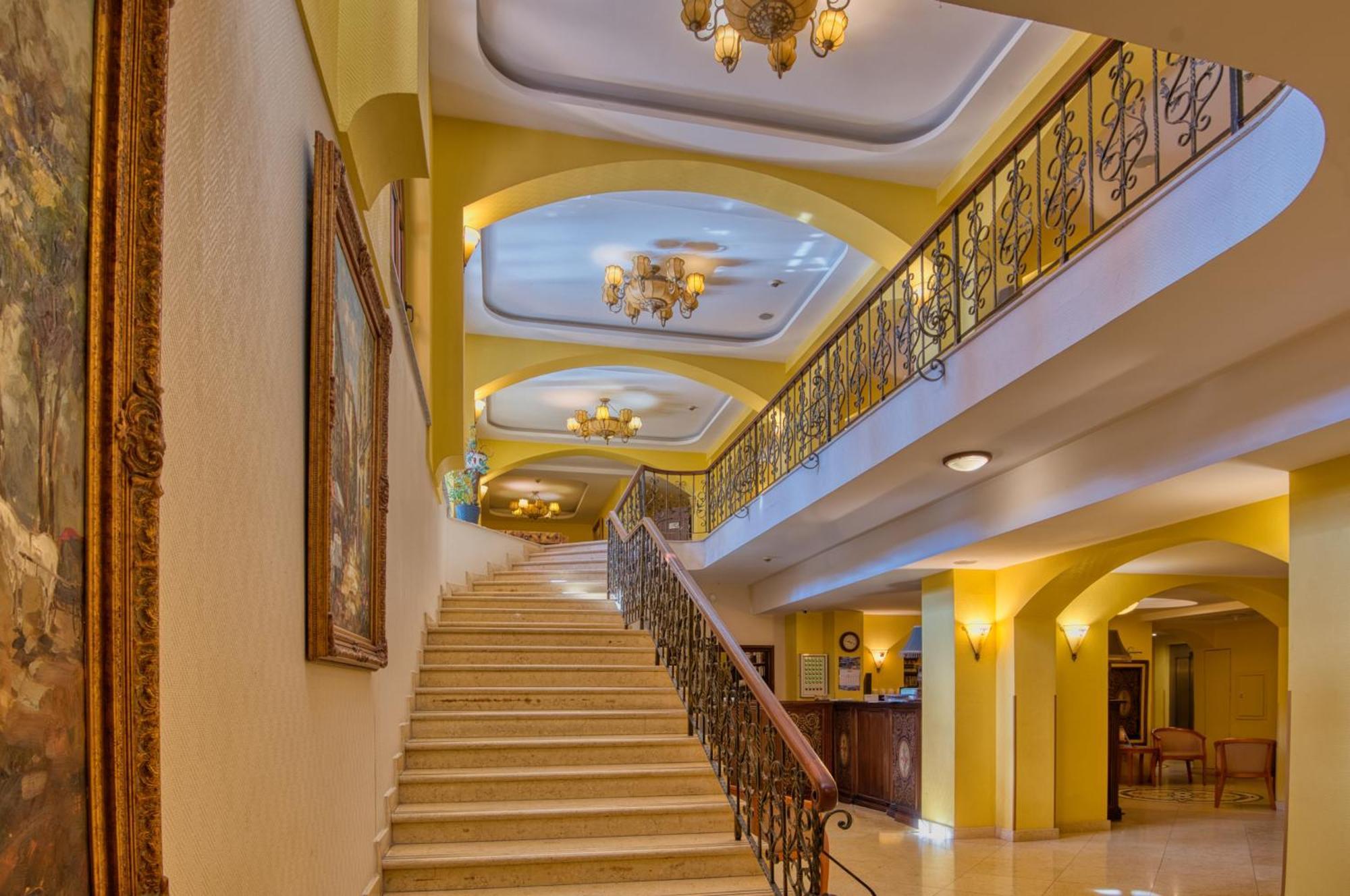 Hotel Bellevue Esztergom Esterno foto