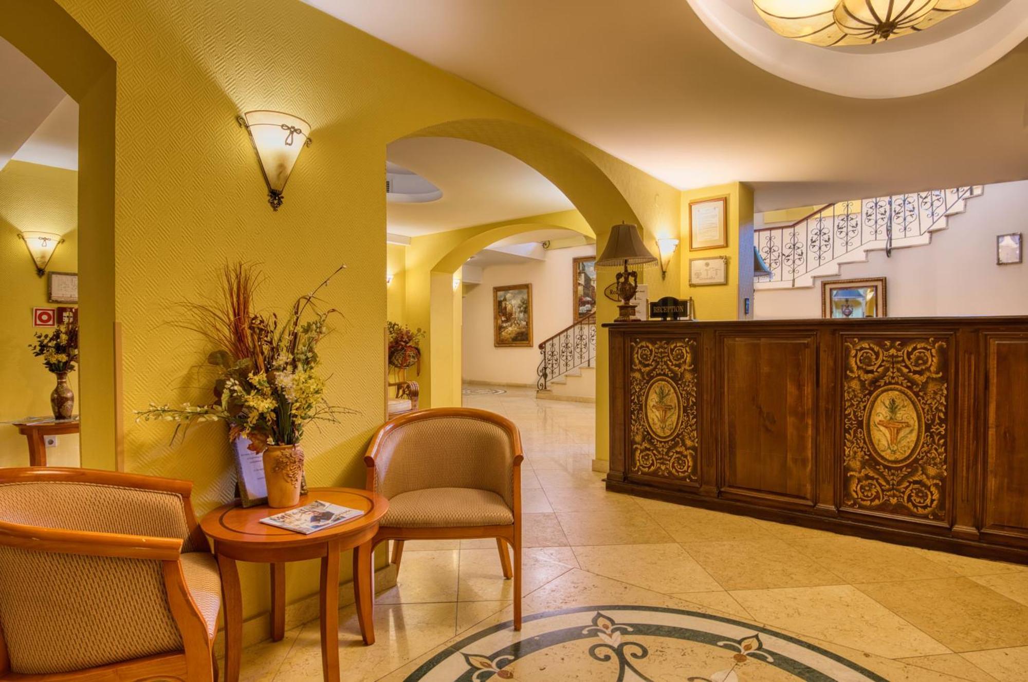 Hotel Bellevue Esztergom Esterno foto