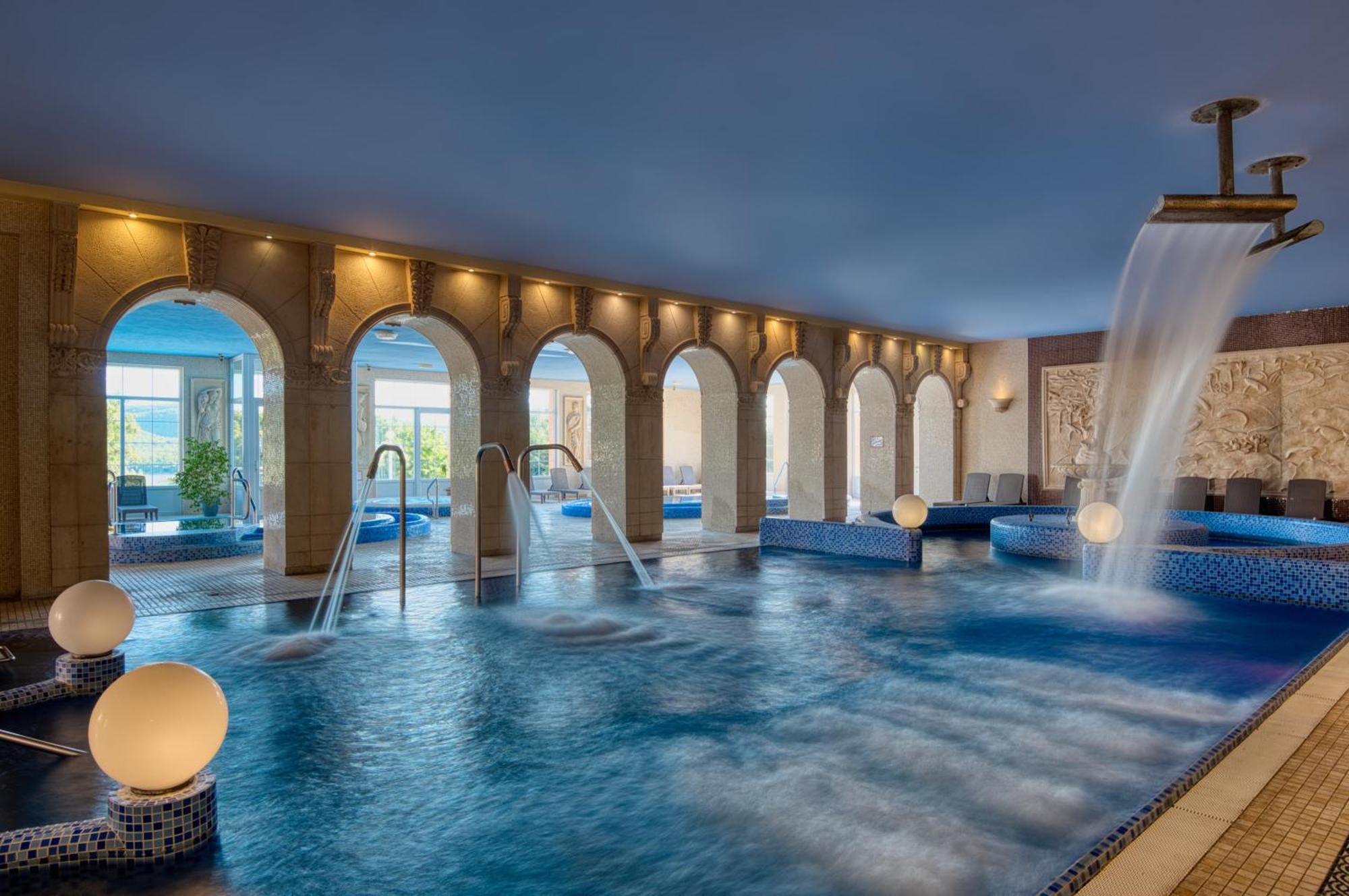 Hotel Bellevue Esztergom Esterno foto
